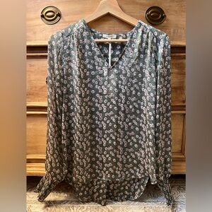 Romantic Sheer Green Relaxed V Neck Blouse Floral Pattern